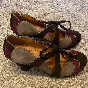 Anthropologie Naya Briar Retro Suede Leather Pumps Size 6.5